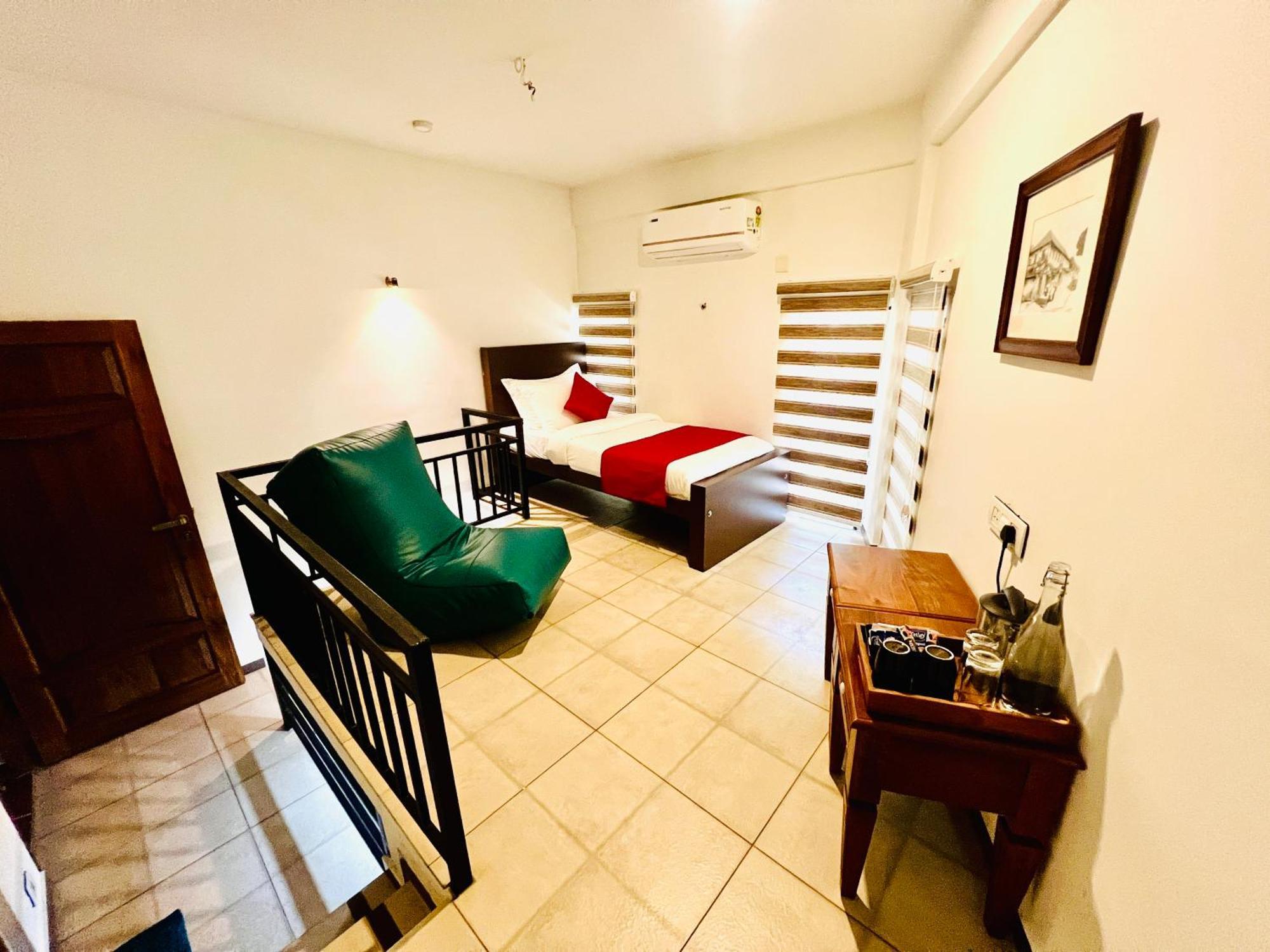 Seacoast Inn Fortkochi Fort Kochi Exterior foto